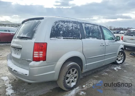 2010 Chrysler Town & Country Touring z USA, uszkodzony, nr VIN 2A4RR5D18AR230125